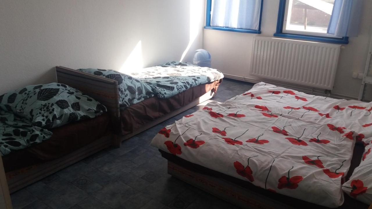 Oazis Park Motel Рацкеве Экстерьер фото
